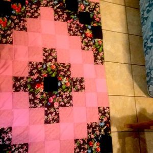 Hummingbird wall or small cover quilt 71”/41”